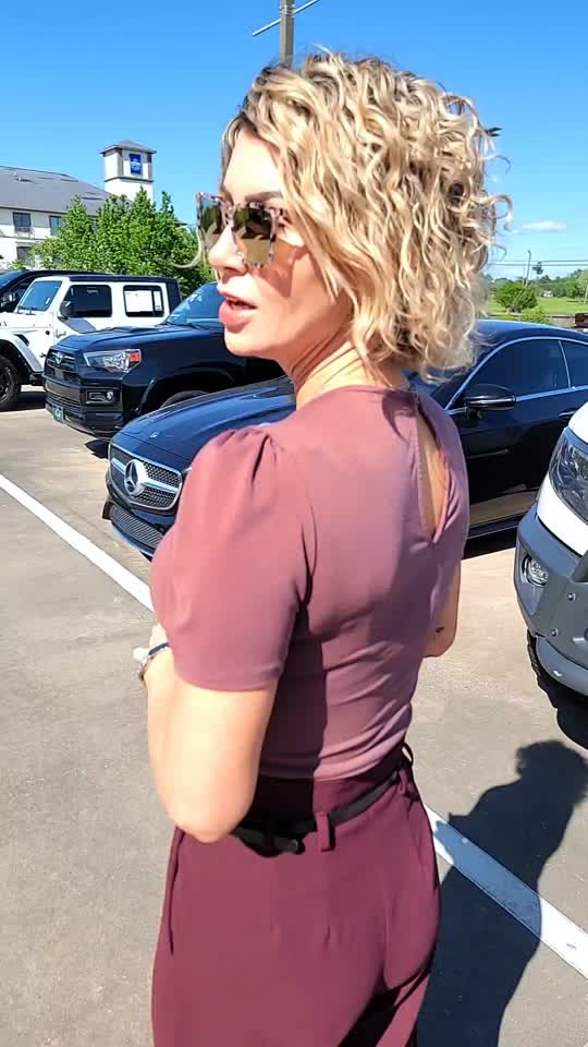 Amber Renee tells it how it is, video for Kramer Autoplex